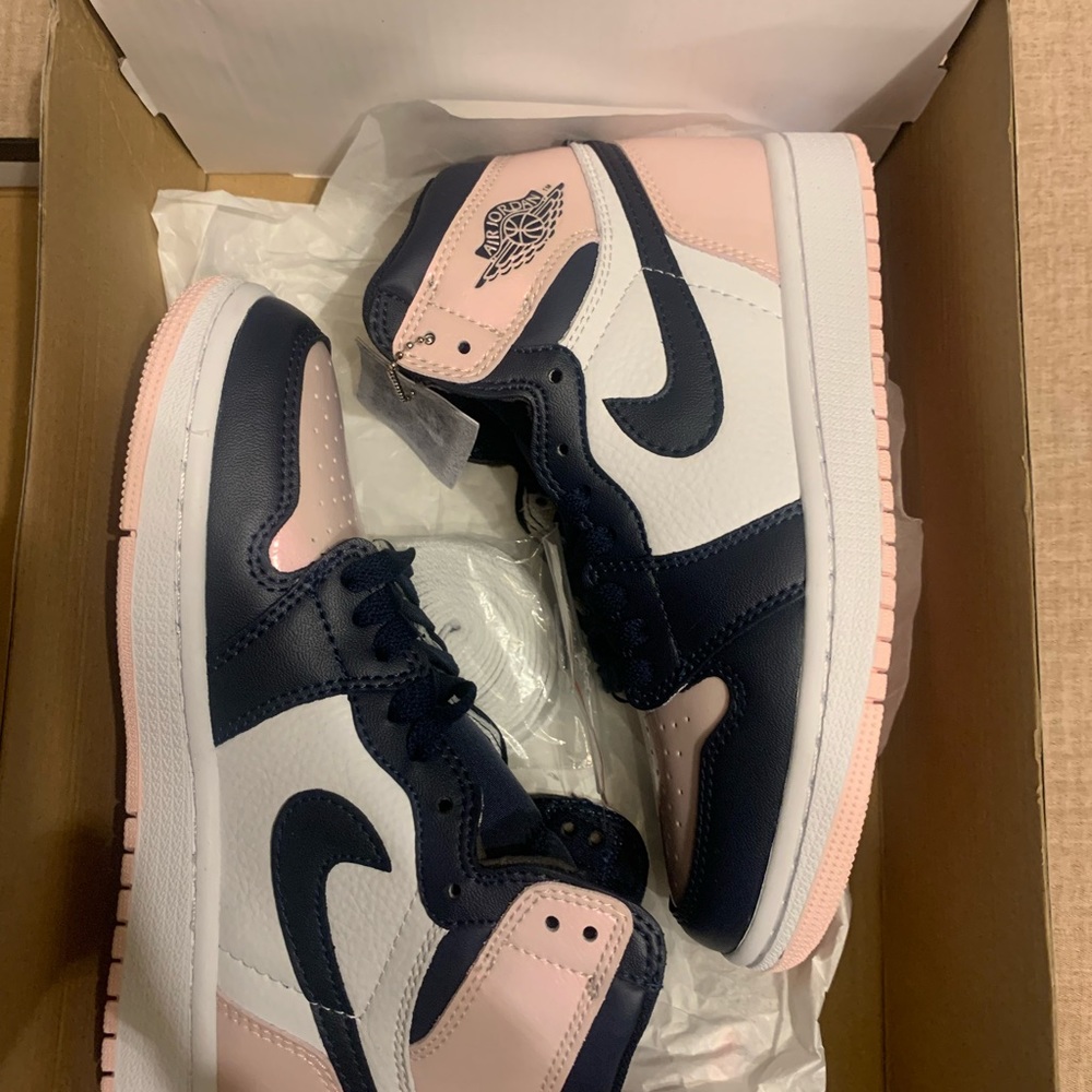 Nike Air Jordan 1 High Retro.